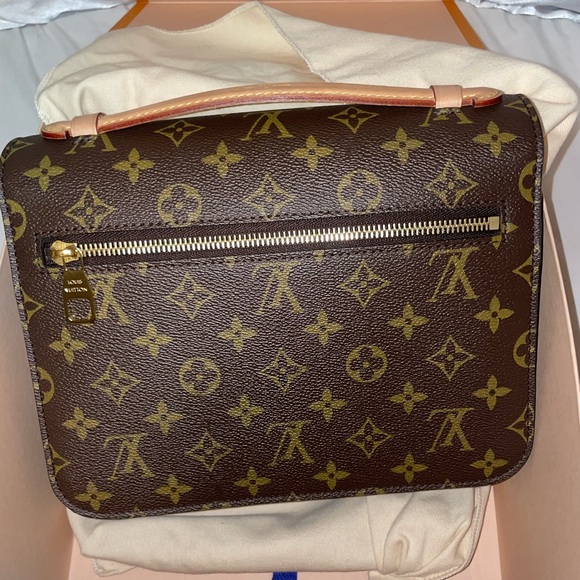 Louis Vuitton Pochette Metis Brown Monogram Canvas Cross Body Bag - Picture 3 of 4